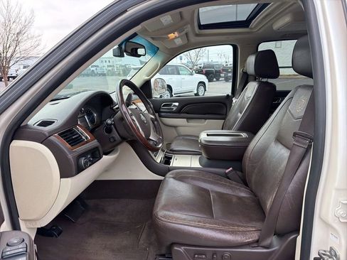 Used 2014 Cadillac Escalade Platinum image 11