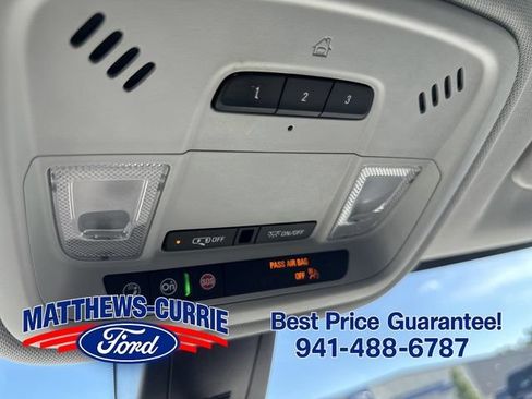 Used 2020 Chevrolet Traverse LT w/ LT Premium Package FWD image 24