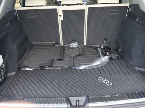 Used 2025 Audi Q5 Premium w/ Convenience Package AWD/4WD image 17