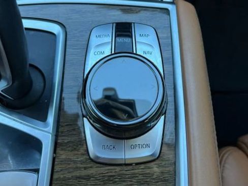 Used 2018 BMW 740i image 44