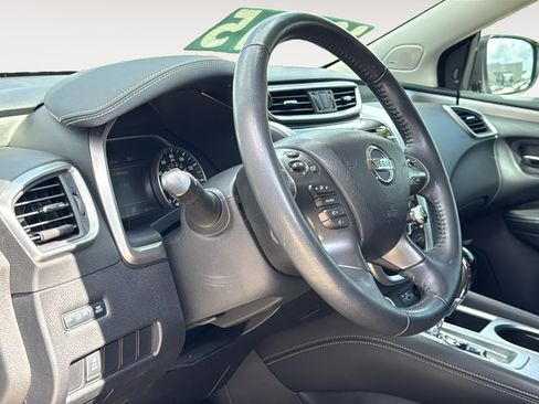 Used 2019 Nissan Murano SV w/ Premium Package FWD image 10