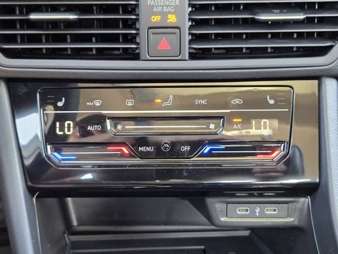 New 2026 Volkswagen Jetta SE FWD image 18