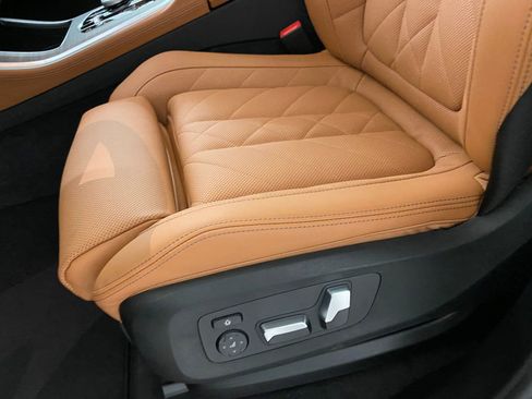 Used 2026 BMW X5 xDrive40i w/ Premium Package image 12