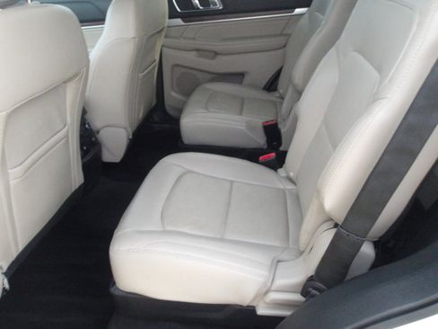 Used 2018 Ford Explorer Limited w/ Equipment Group 301A image 17