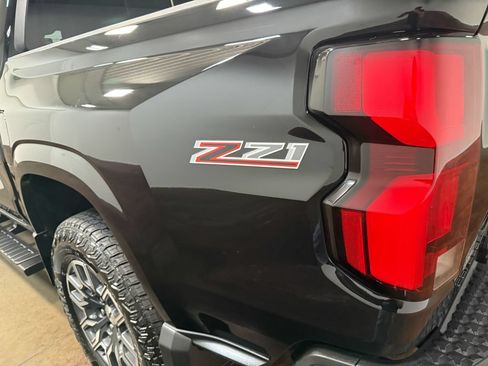 Used 2023 Chevrolet Colorado Z71 w/ Z71 Convenience Package 2 AWD/4WD image 53