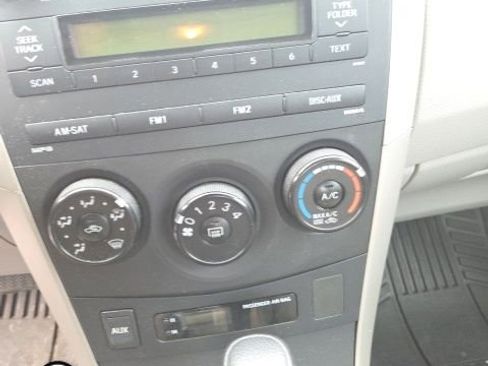 Used 2010 Toyota Corolla LE image 4