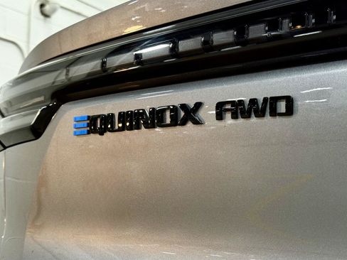 Used 2026 Chevrolet Equinox EV RS w/ Convenience Package II AWD/4WD image 7