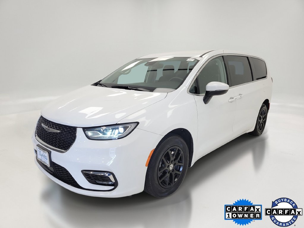 Used 2023 Chrysler Pacifica Touring-L FWD image 1