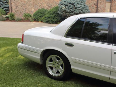 Used 1999 Ford Crown Victoria LX RWD image 22