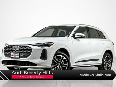 Used 2025 Audi Q5 Premium w/ Convenience Package image 1