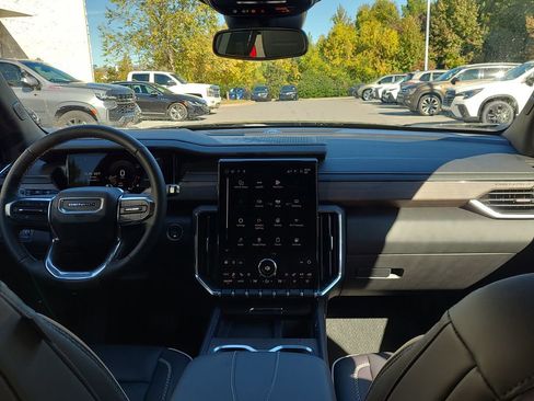 Used 2025 GMC Acadia Denali image 21