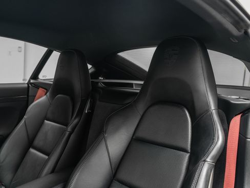 Used 2019 Porsche 718 Cayman S RWD image 26