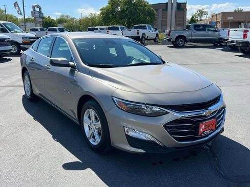 Used 2024 Chevrolet Malibu LS FWD image 7