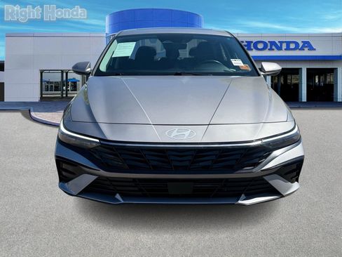 Used 2025 Hyundai Elantra SEL image 5