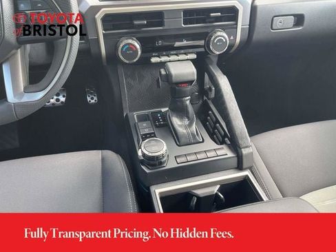 Used 2025 Toyota Tacoma TRD Sport AWD/4WD image 18