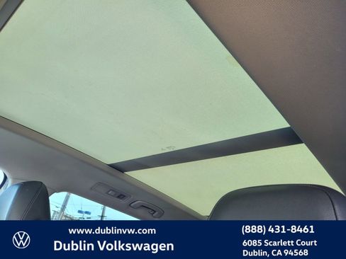 Used 2019 Volkswagen Tiguan SEL w/ 3rd Row Seat Package image 18