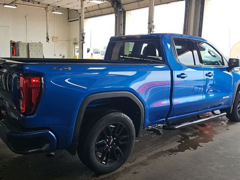 Used 2023 GMC Sierra 1500 Elevation AWD/4WD image 3