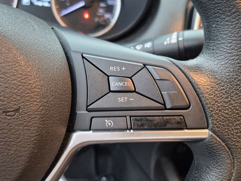 Used 2020 Nissan Versa S FWD image 29
