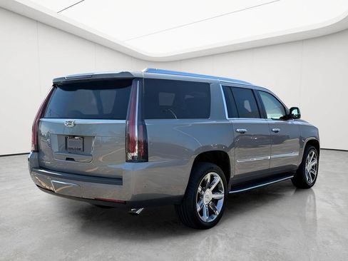 Used 2017 Cadillac Escalade ESV Luxury AWD/4WD image 8