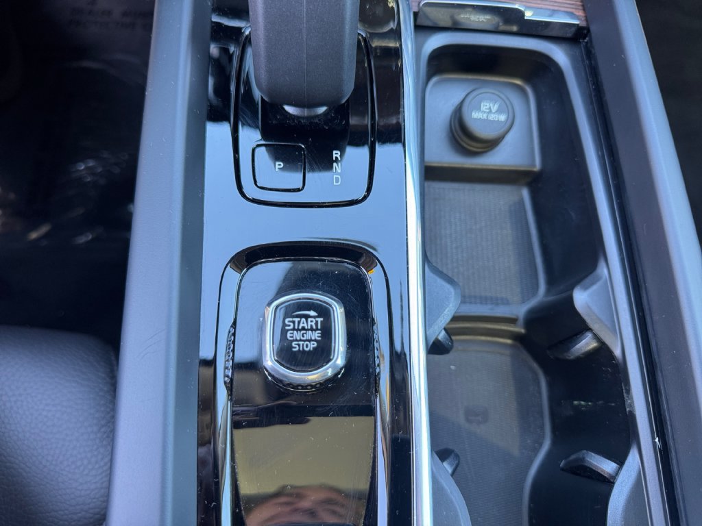 Certified 2024 Volvo XC60 B5 Plus AWD/4WD image 20