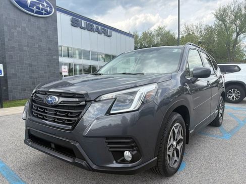 Used 2023 Subaru Forester Premium AWD/4WD image 1