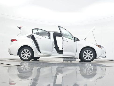 Used 2024 Toyota Corolla LE image 44