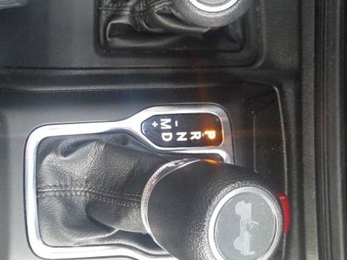 Used 2022 Jeep Wrangler Unlimited Sport AWD/4WD image 29