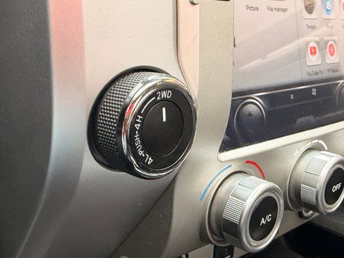 Used 2014 Toyota Tundra Platinum image 33