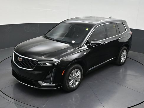 Used 2025 Cadillac XT6 Luxury FWD image 15