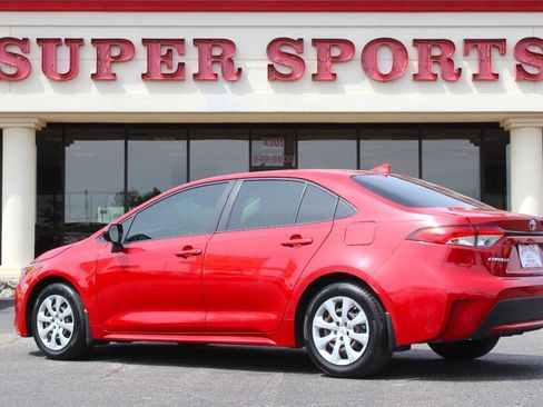 Used 2021 Toyota Corolla LE FWD image 5