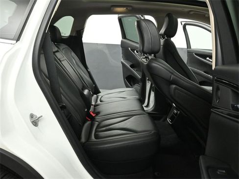 Certified 2023 Lincoln Nautilus Reserve w/ Luxury Package image 25