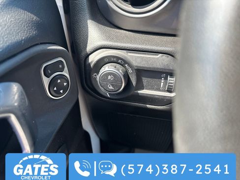Used 2023 Jeep Gladiator Sport AWD/4WD image 16