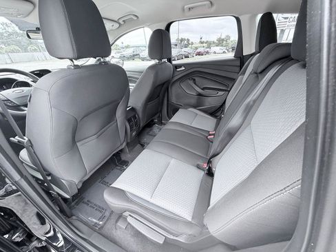 Used 2017 Ford Escape SE FWD image 10