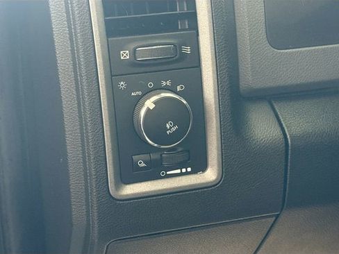 Used 2014 RAM 1500 Express AWD/4WD image 11