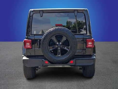 Used 2023 Jeep Wrangler Unlimited Sahara AWD/4WD image 5