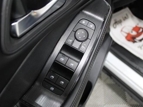 Used 2024 Nissan Rogue SV image 18