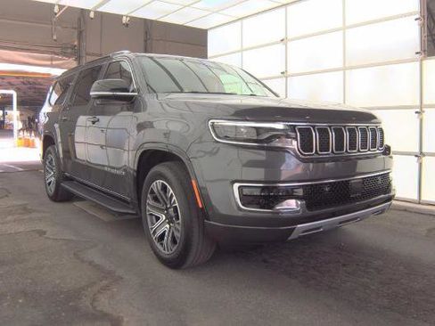 Used 2024 Jeep Wagoneer L Series II w/ Flexible Seating Group RWD image 2