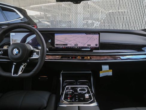 New 2026 BMW 740i w/ Premium Package image 9