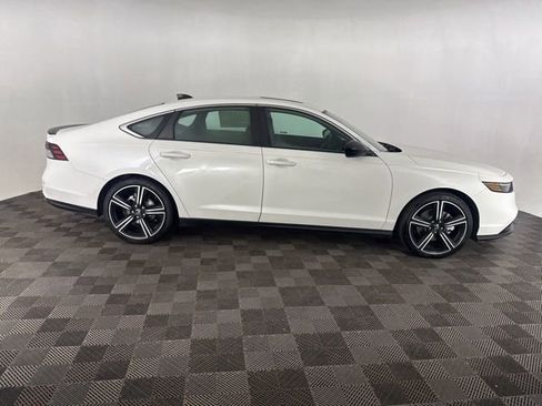 Used 2025 Honda Accord Sport image 6