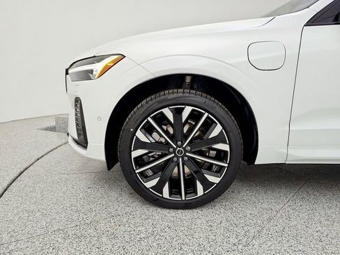New 2026 Volvo XC60 T8 Ultra w/ Protection Package Premier image 30