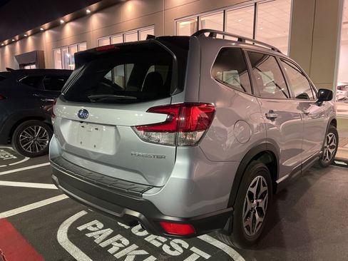 Used 2024 Subaru Forester Premium image 3