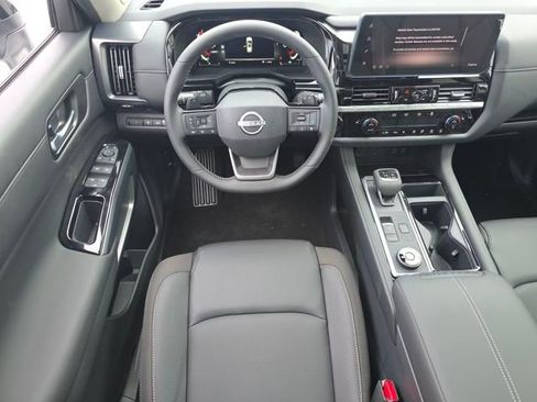 New 2026 Nissan Pathfinder SL image 3