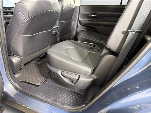 Used 2025 Toyota Grand Highlander AWD image 21