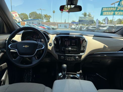 Used 2023 Chevrolet Traverse LS FWD image 21