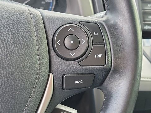 Used 2018 Toyota RAV4 XLE image 32