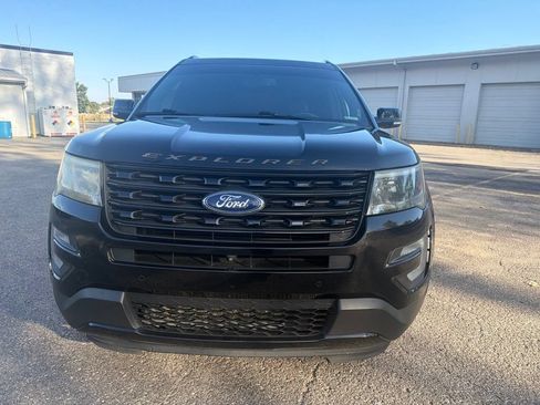 Used 2016 Ford Explorer Sport w/ Equipment Group 401A AWD/4WD image 2