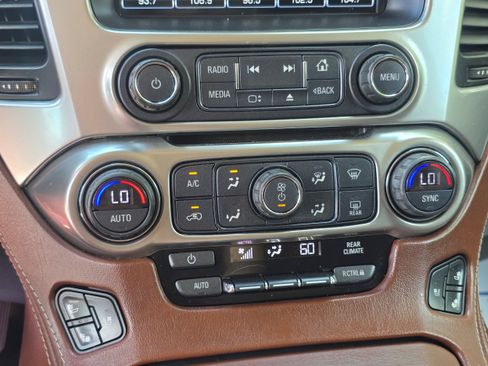 Used 2018 Chevrolet Suburban Premier AWD/4WD image 13