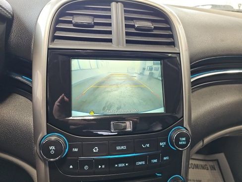 Used 2015 Chevrolet Malibu LT w/ Power Convenience Package image 12