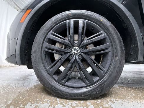 Used 2022 Volkswagen Tiguan SE R-Line AWD/4WD image 14