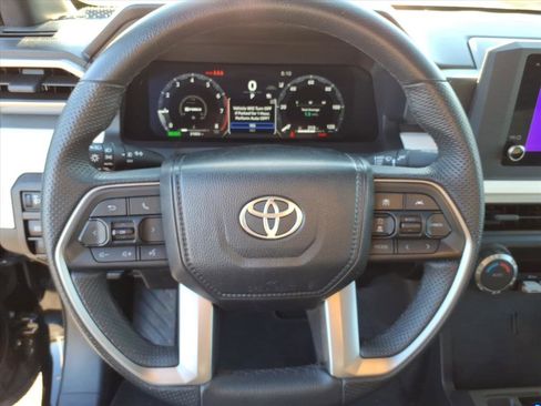 Used 2024 Toyota Tacoma TRD Sport image 28